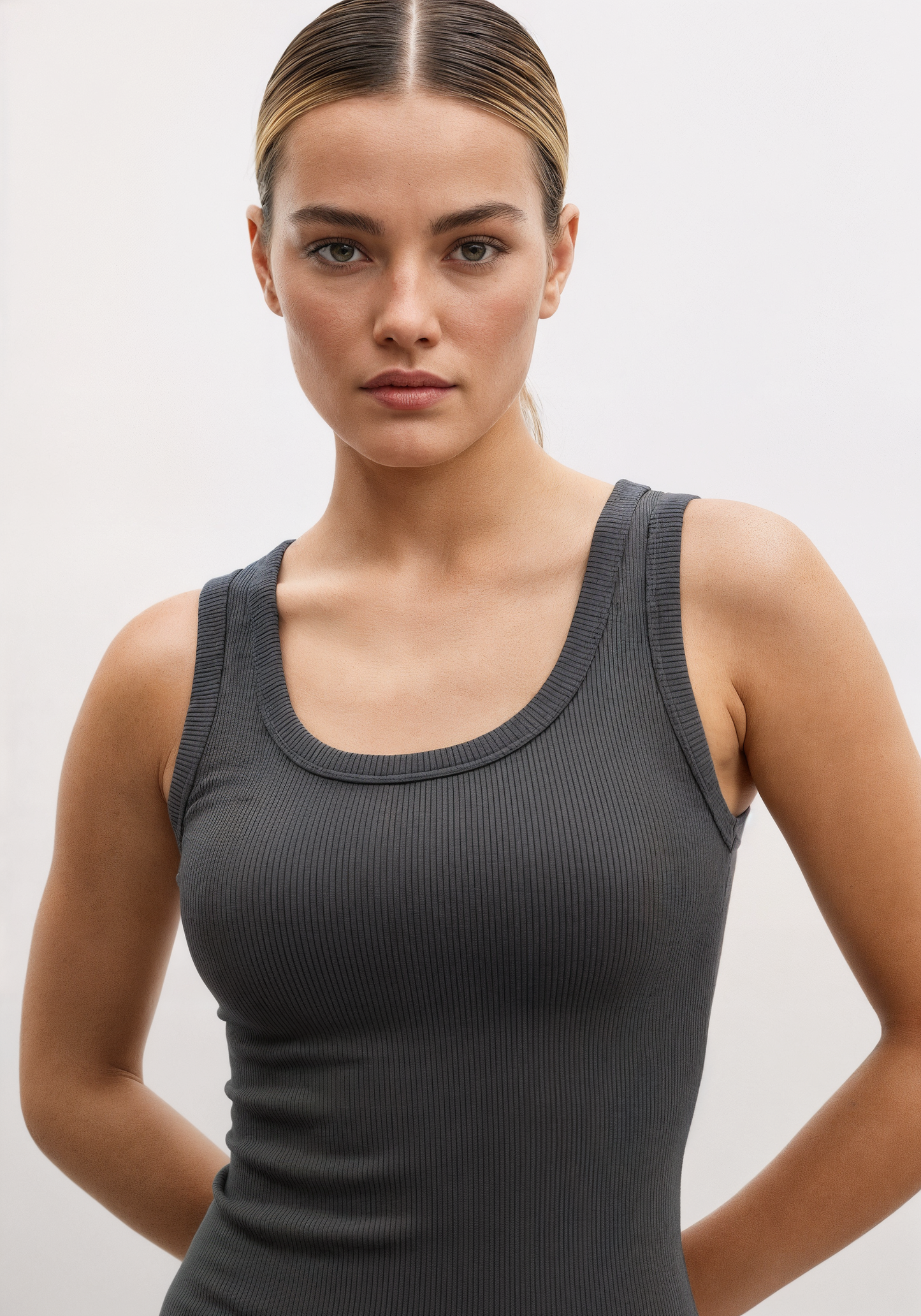 No-Bra confidence tank