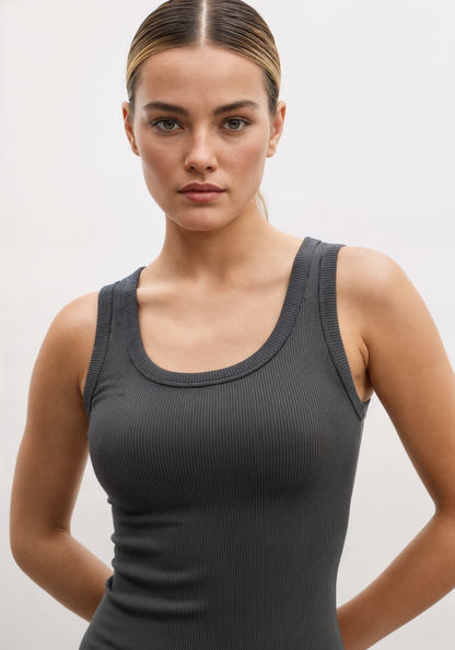 No-Bra confidence tank